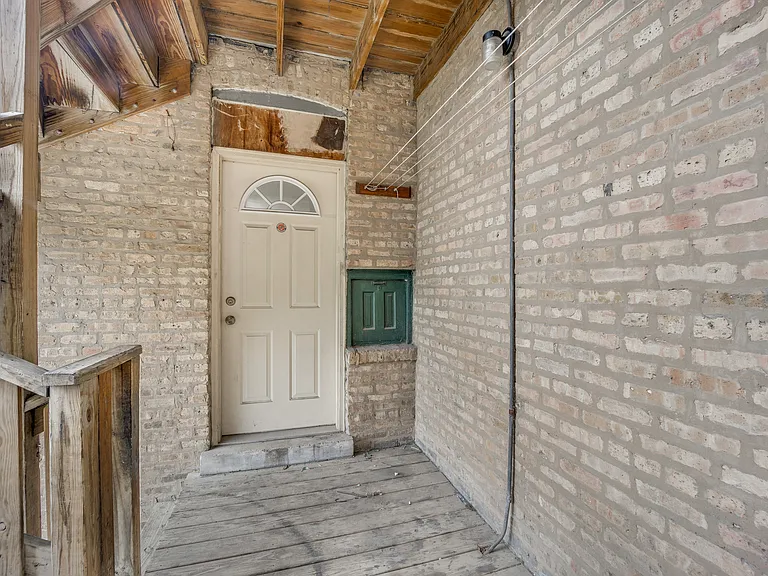 2749 N Kilbourn Ave #2 — Photo 11