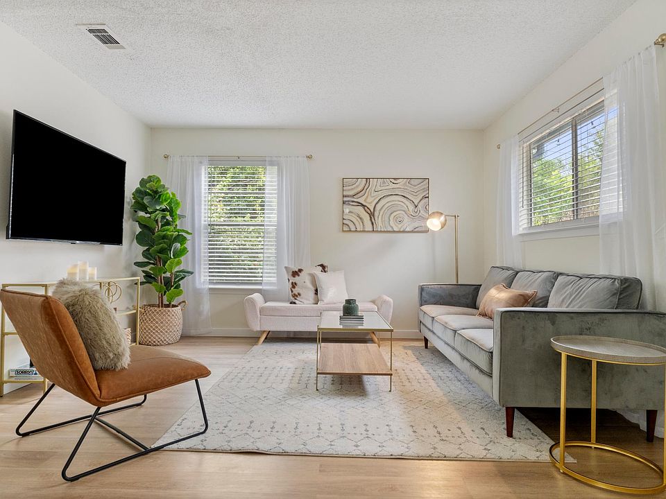 Enjoy the calming living area with seating for 6.