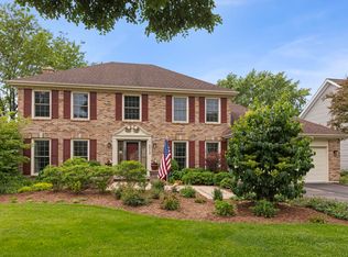 2012 Cromwell Dr, Wheaton, IL 60189