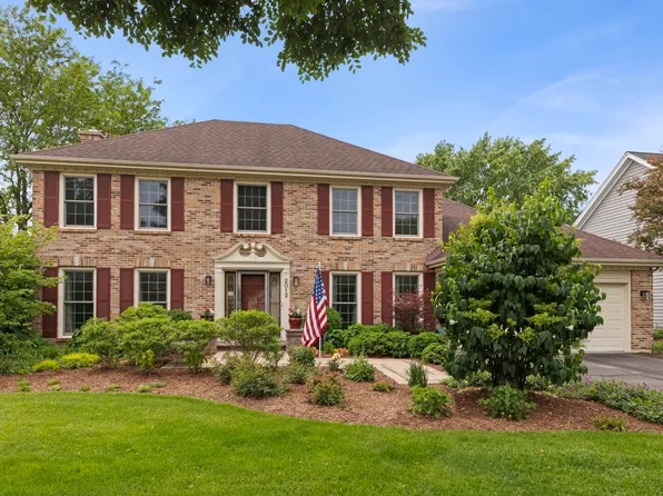 2012 Cromwell Dr, Wheaton, IL 60189