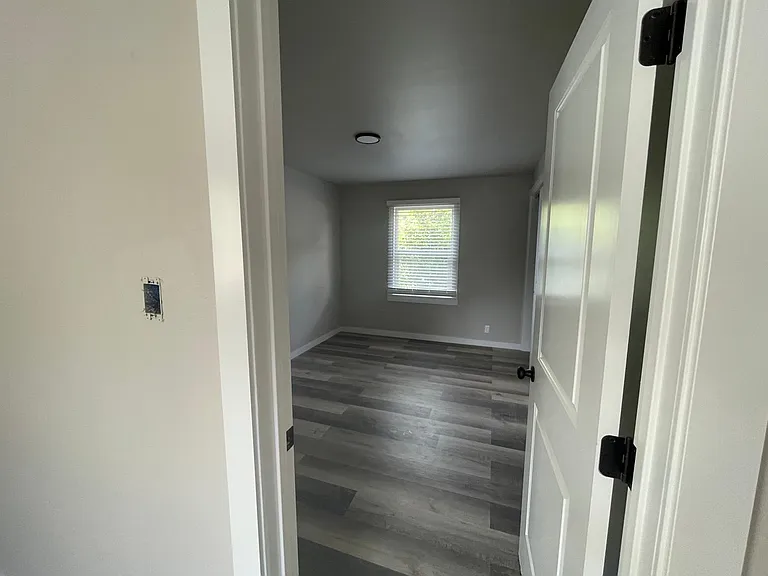 544 S Donovan St #A — Photo 10