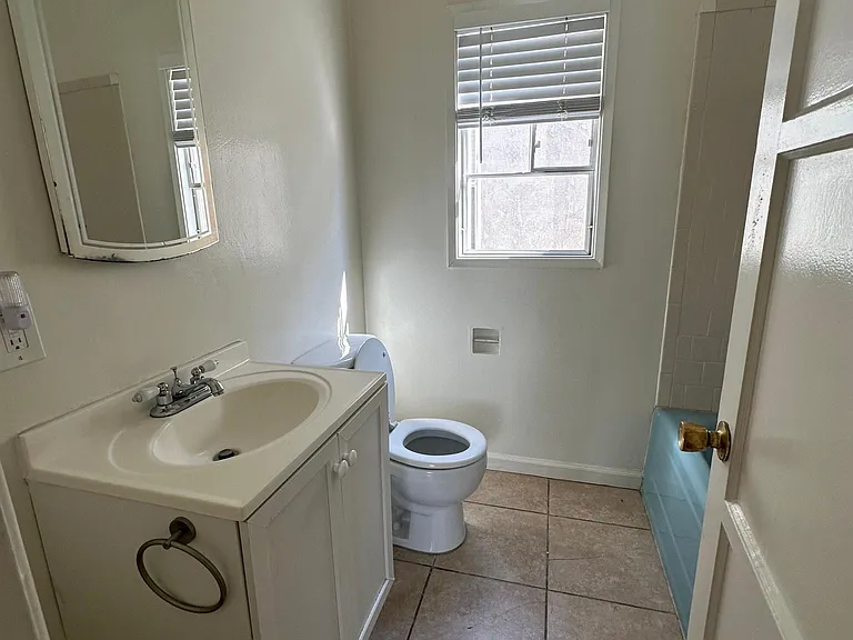 2383 Chestnut Ave #G — Photo 8