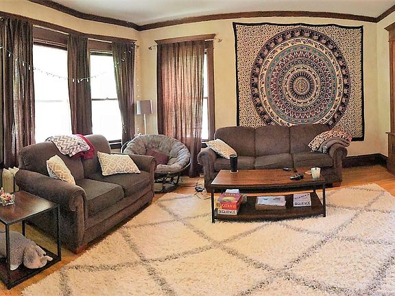 2nd image of 784 Laurel Ave #1