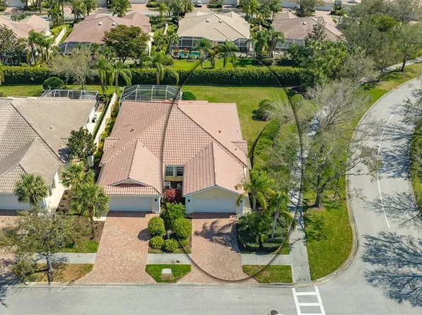 7649 Quinto Dr, Sarasota, FL 34238