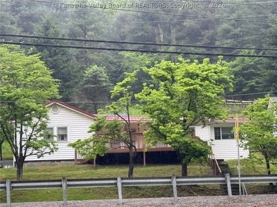 1136 Clay Hwy, Clay, WV, 25043
