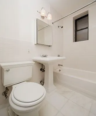 Rented by Voro New York | media 70