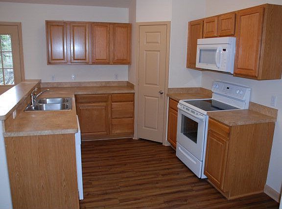 5th image of 1551 Lakeview Dr