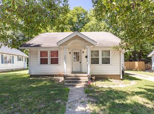 207 N Albany Ave, Bolivar, MO 65613