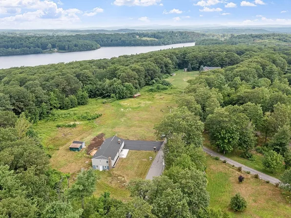 21 Davis Rd, Westminster, MA 01473