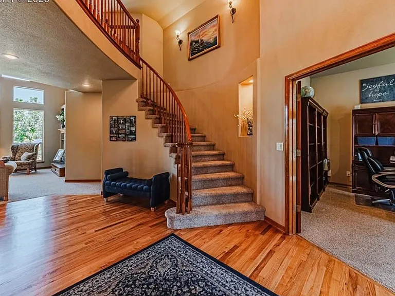 1630 Oakmont Dr — Photo 8