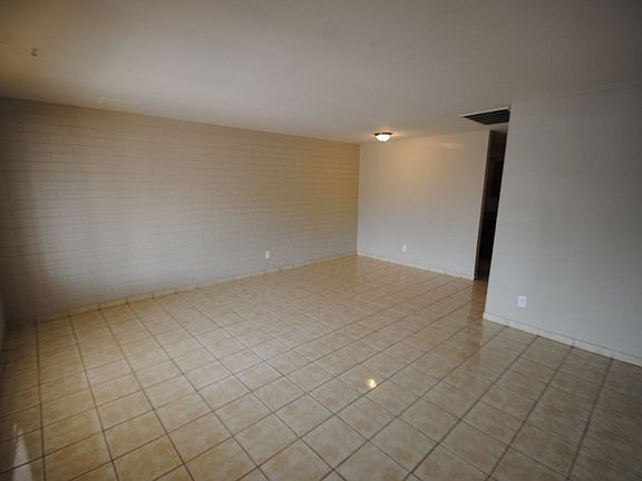 3rd image of 4905 W Glenrosa Ave
