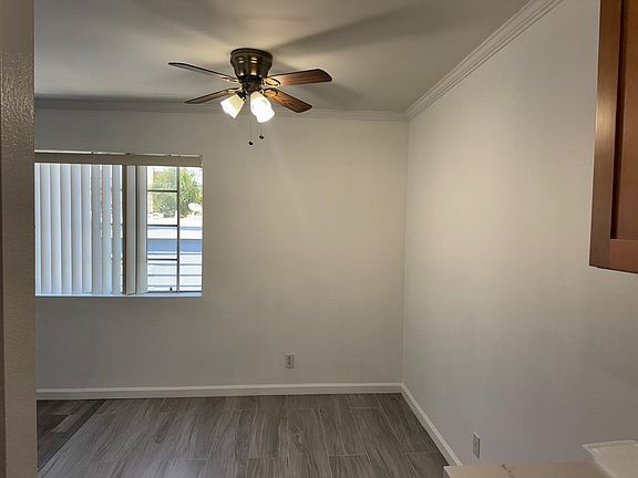 5th image of 20930 Parthenia St Unit 212