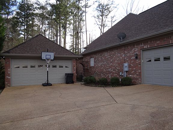 2-car Attached/Detached Gar.