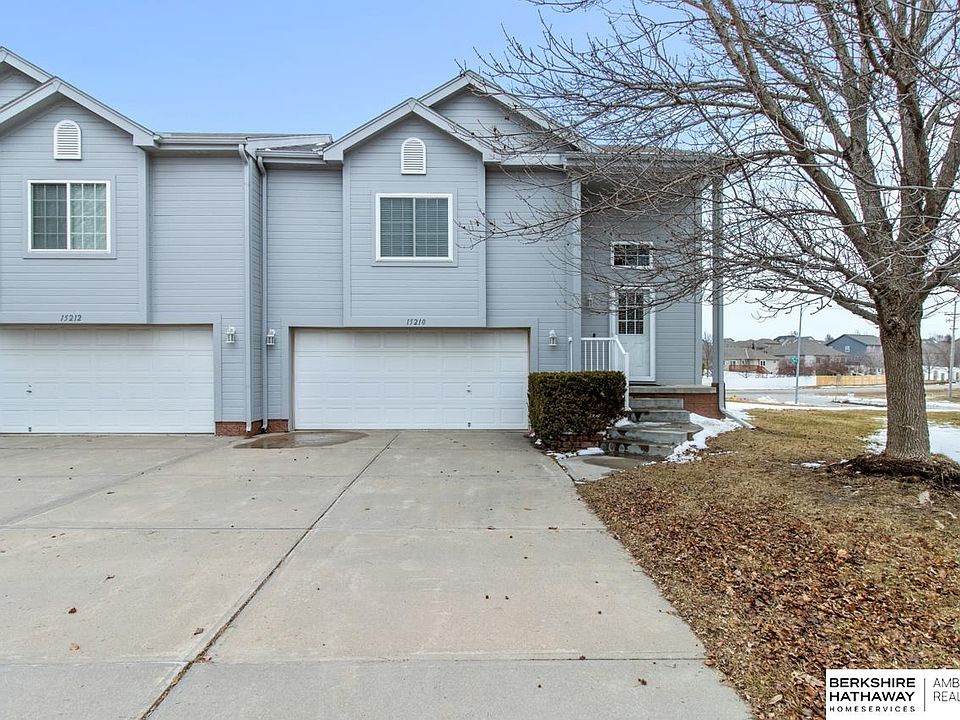 1st image of 15210 Camden Cir