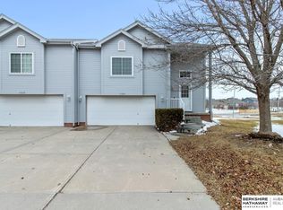 15210 Camden Cir, Omaha, NE 68116