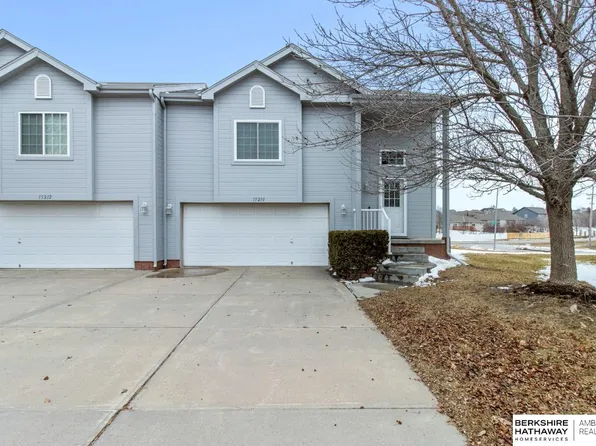 15210 Camden Cir, Omaha, NE 68116