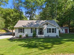 2 Hemlock Shore Dr, Atkinson, NH 03811