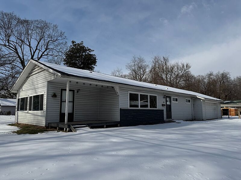 1st image of 555 S Airwood Ave