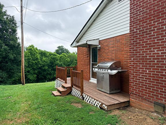 4th image of 111 Kelly Ct