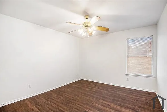 5 bed, 2720 sqft, $3,900 — Photo 3