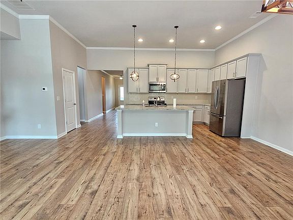 4th image of 5414 Town Square Way