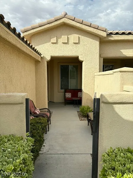 2 bed, 2.0 bath, 1370 sqft, $2,300 — Photo 2