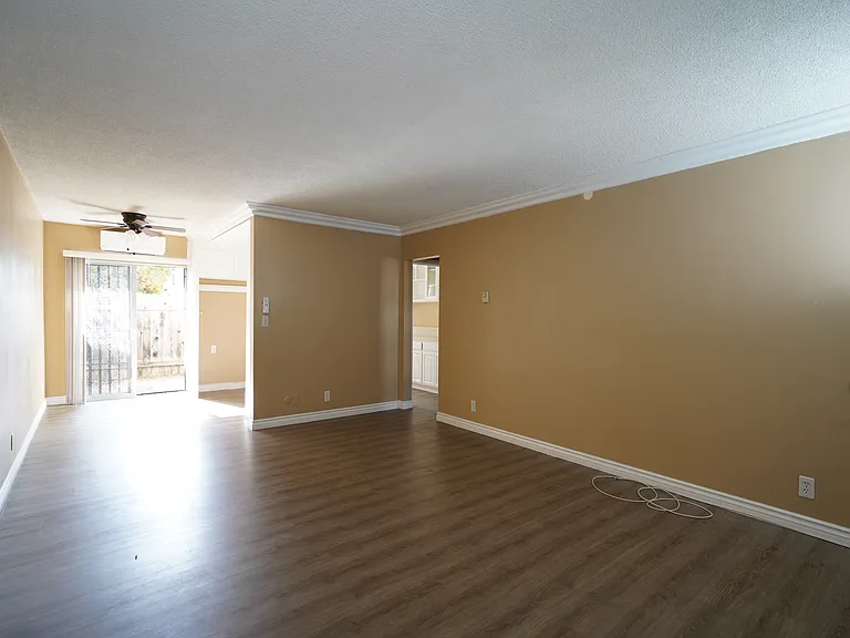 35 El Nido Ave #2 — Photo 5