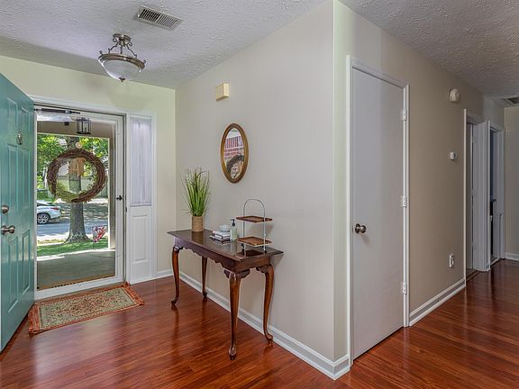 5th image of 951 Charwood Dr