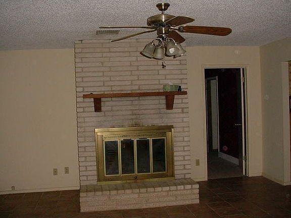 4th image of 1500 Katy Ln