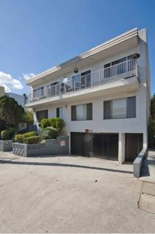 Orange Grove Towers — Photo 1