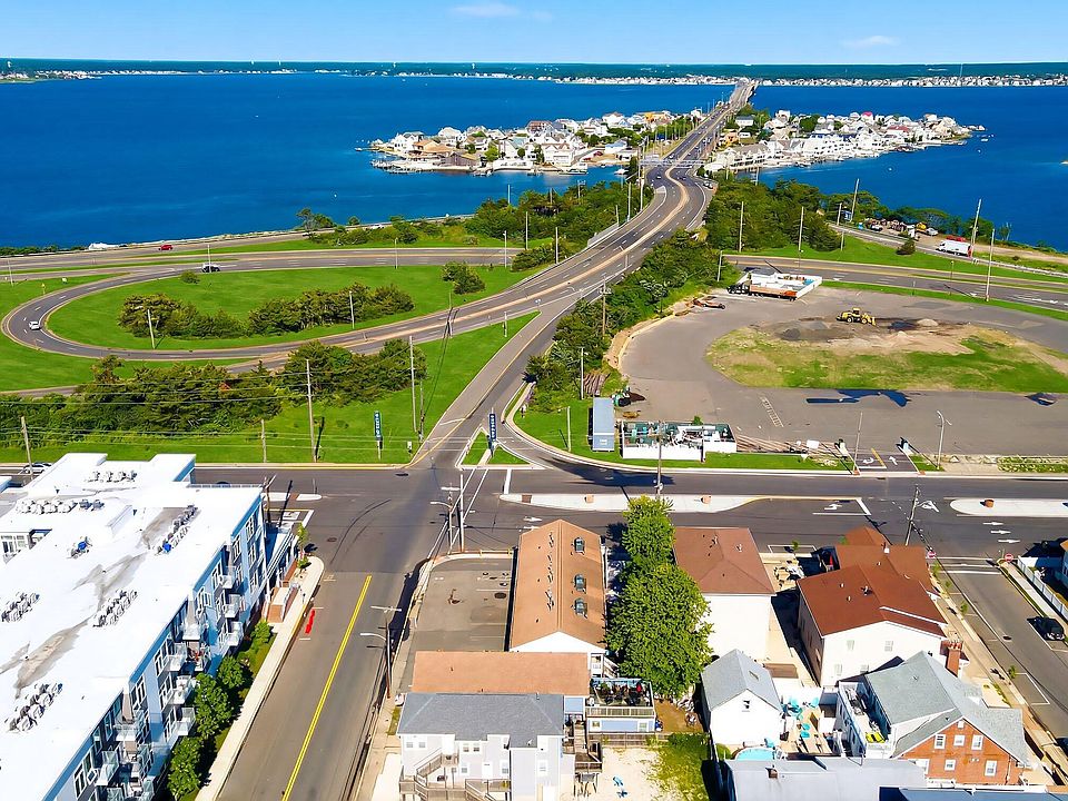 1st image of 404 Bay Boulevard #1
