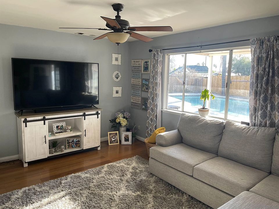 1st image of 523 Fern Pl NE