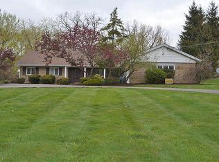 25443 Bryden Rd, Beachwood, OH 44122