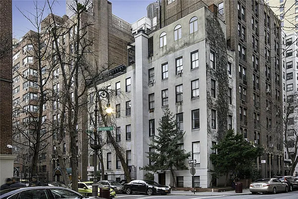 Sold by William Raveis Real Estate | media 22