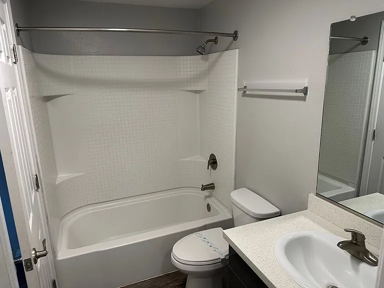 Villa Del Sol Apartments — Photo 111