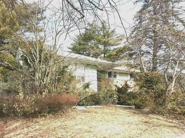 647 Nutley Pl, Valley Stream, NY 11581