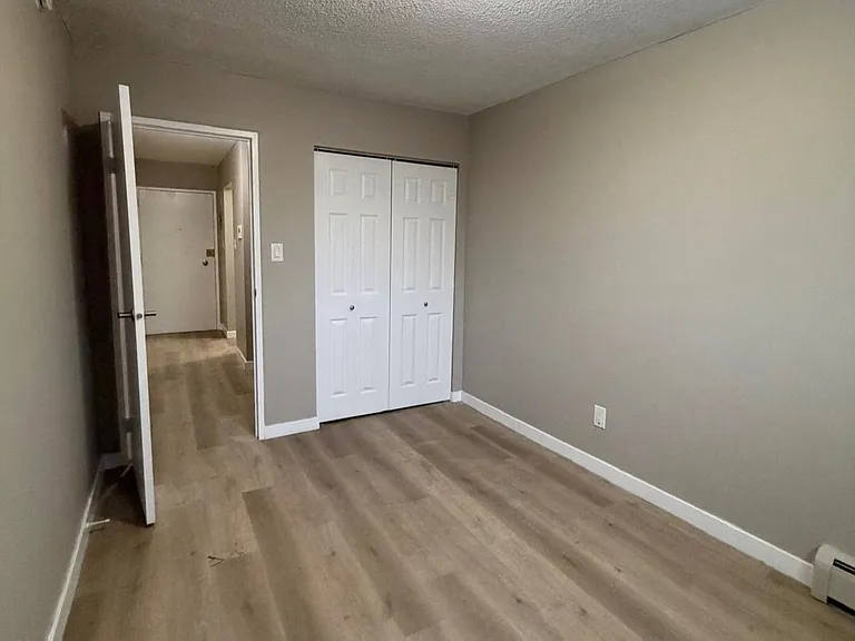 3170 Laurier Dr — Photo 7