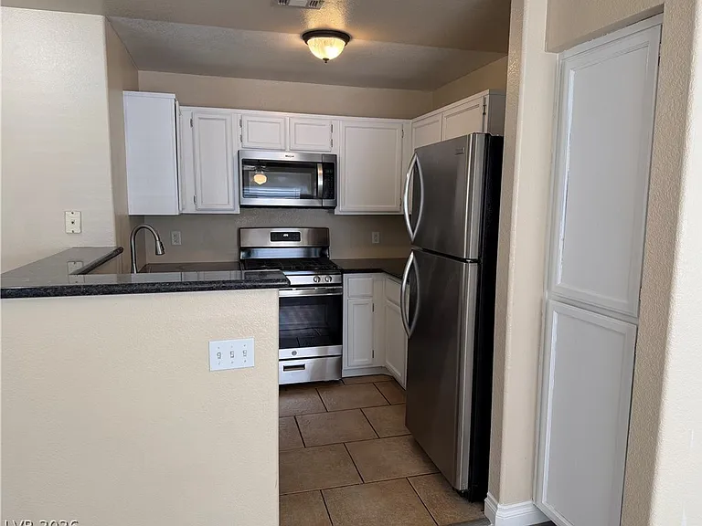350 S Durango Dr #120 — Photo 12