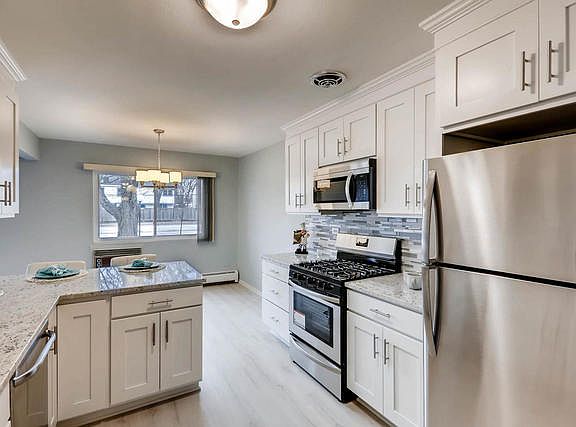 3rd image of 2636 N Windsor Dr Unit 104