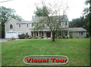 2 Hickory Ln, Andover, MA 01810