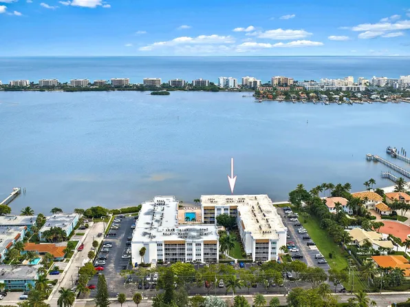 1516 S Lakeside Drive #207, Lake Worth Beach, FL 33460