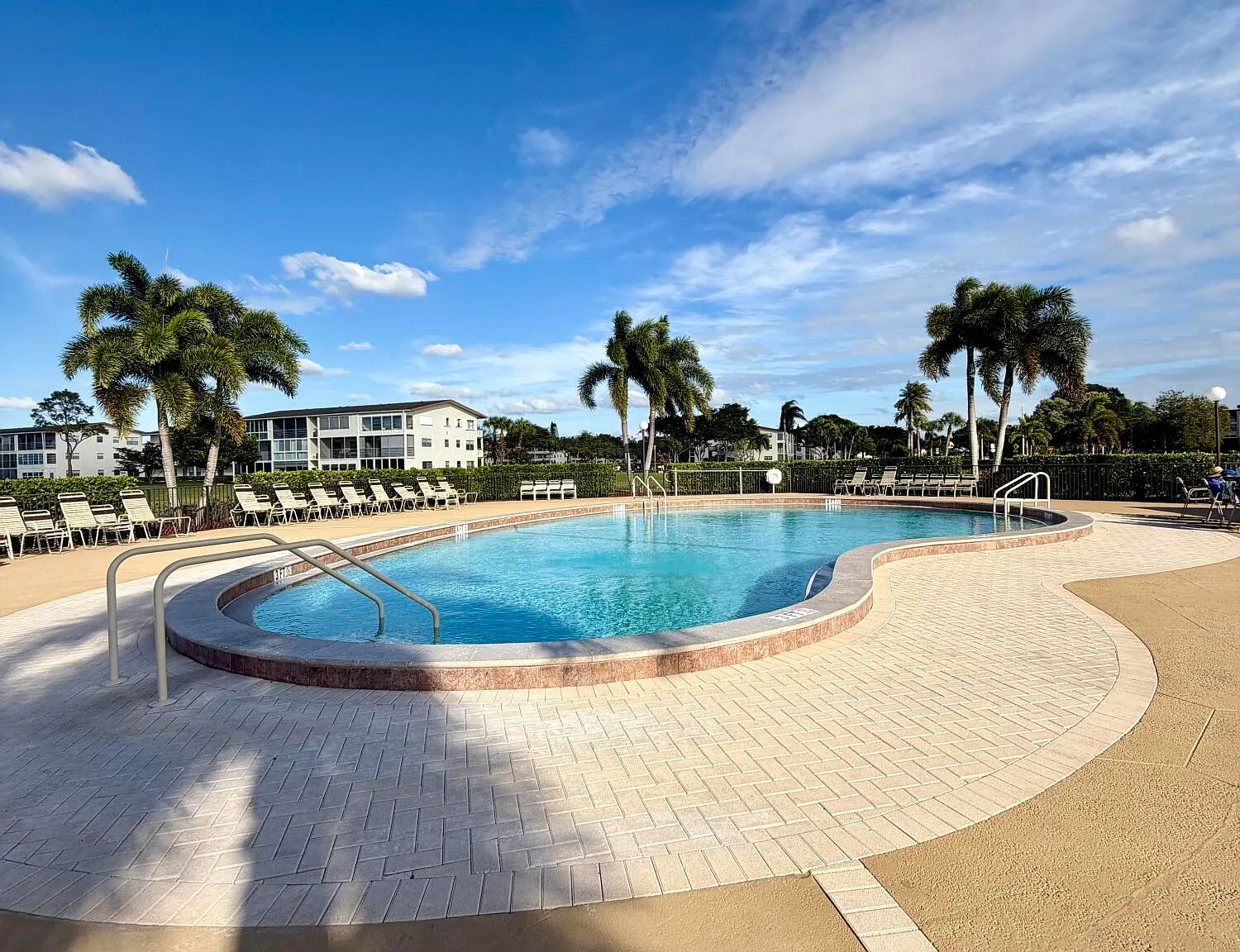 1 bed, 1.5 bath, 720 sqft, $1,600 — Photo 2