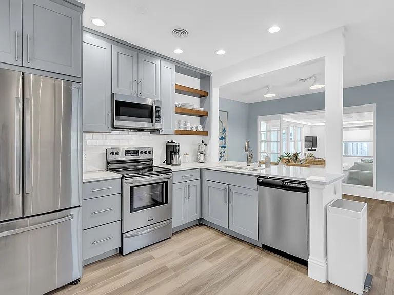 786 Dahlia Ln — Photo 6