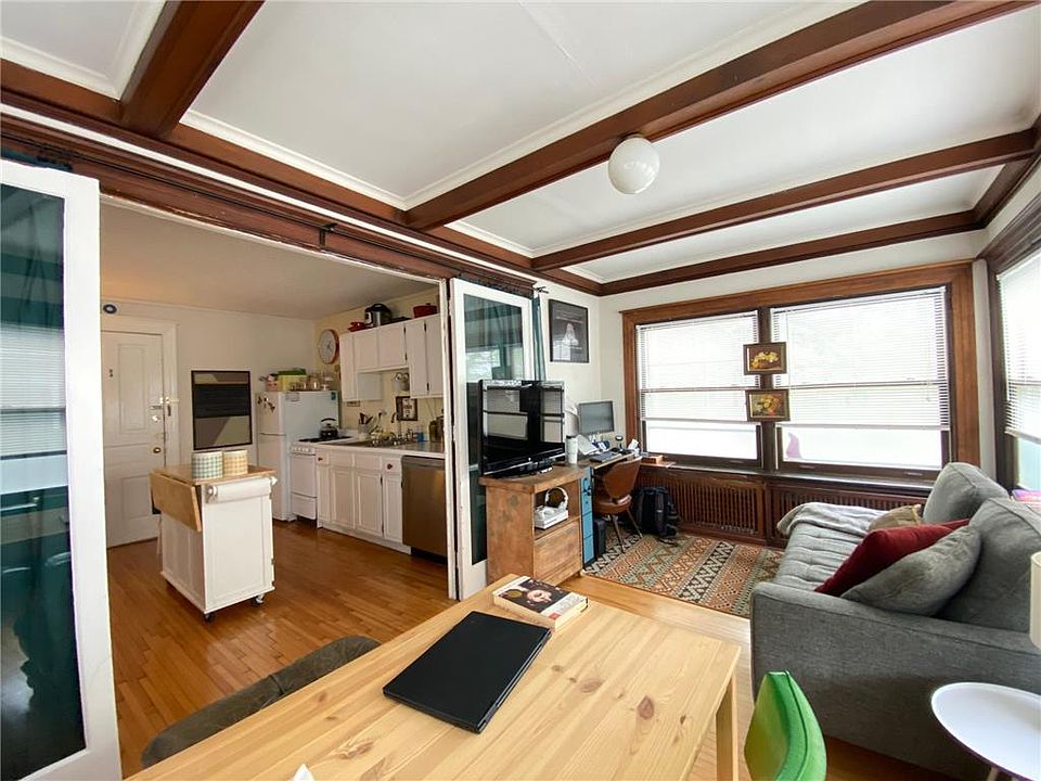 2nd Bedroom/Sunroom