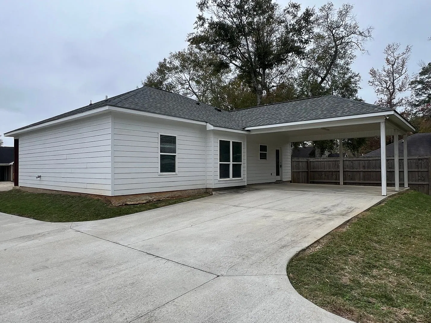 Robinson Drive — Photo 4