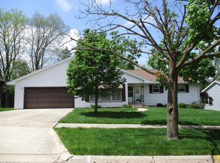 1856 Ridge Dr, Freeport, IL 61032