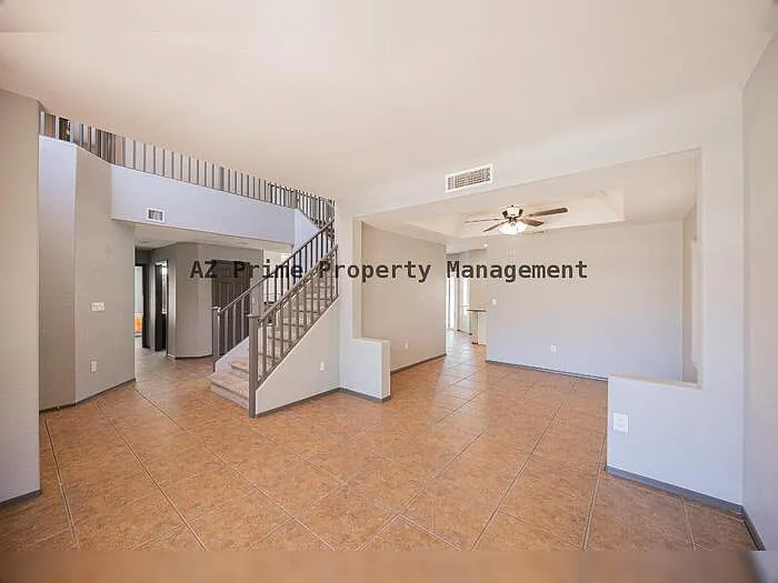 868 W Tremaine Ave — Photo 10