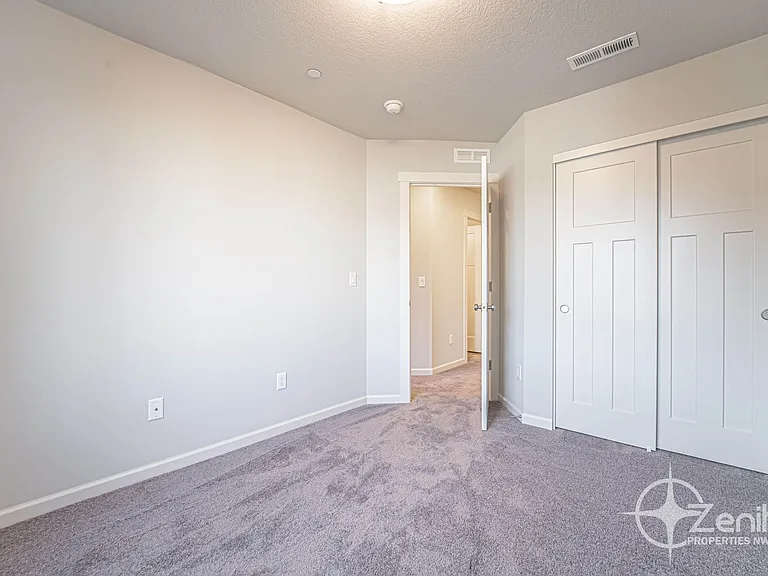 4261 S Cloverhill Way — Photo 15