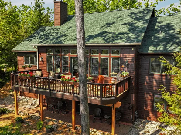 1595 Lake Club Dr W, Gaylord, MI 49735