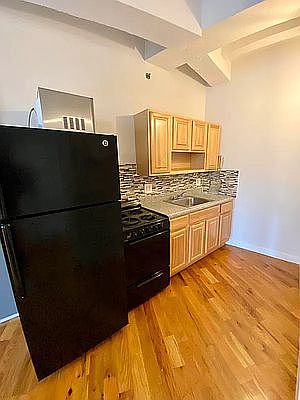 4th image of 29-28 41st Ave #412